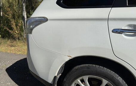 Mitsubishi Outlander III рестайлинг 3, 2013 год, 1 390 000 рублей, 10 фотография