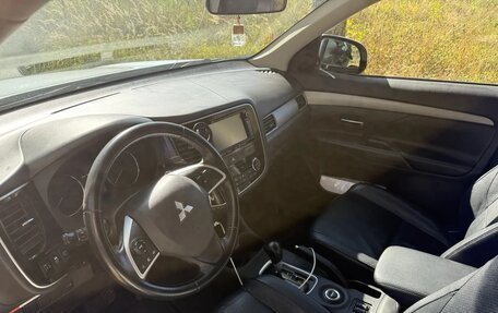Mitsubishi Outlander III рестайлинг 3, 2013 год, 1 390 000 рублей, 19 фотография