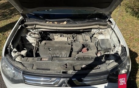 Mitsubishi Outlander III рестайлинг 3, 2013 год, 1 390 000 рублей, 20 фотография