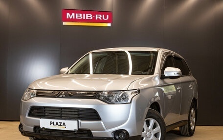 Mitsubishi Outlander III рестайлинг 3, 2013 год, 1 155 000 рублей, 1 фотография