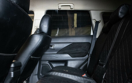 Mitsubishi Outlander III рестайлинг 3, 2013 год, 1 155 000 рублей, 10 фотография