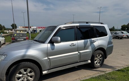 Mitsubishi Pajero IV, 2011 год, 1 950 000 рублей, 2 фотография