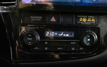 Mitsubishi Outlander III рестайлинг 3, 2013 год, 1 155 000 рублей, 18 фотография