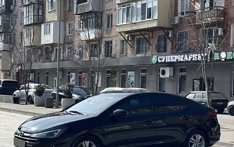 Hyundai Elantra VI рестайлинг, 2018 год, 1 700 000 рублей, 2 фотография