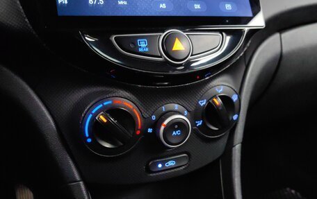 Hyundai Solaris II рестайлинг, 2013 год, 699 000 рублей, 15 фотография