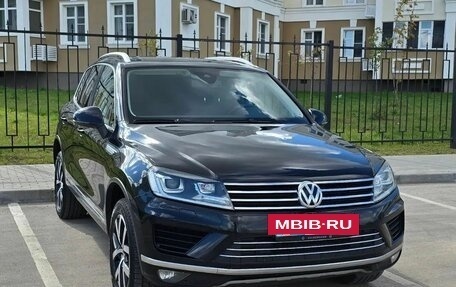 Volkswagen Touareg III, 2016 год, 2 350 000 рублей, 2 фотография