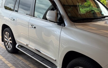 Toyota Land Cruiser 200, 2018 год, 6 350 000 рублей, 2 фотография