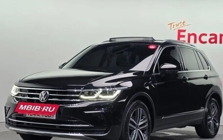 Volkswagen Tiguan II, 2022 год, 2 940 000 рублей, 1 фотография