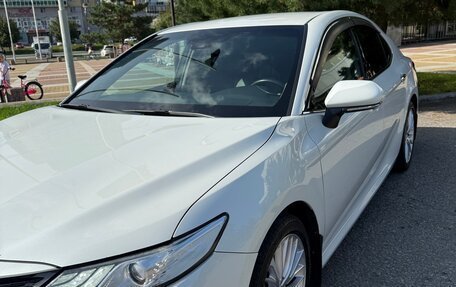 Toyota Camry, 2018 год, 2 600 000 рублей, 11 фотография