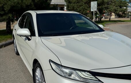 Toyota Camry, 2018 год, 2 600 000 рублей, 6 фотография