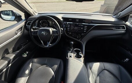 Toyota Camry, 2018 год, 2 600 000 рублей, 15 фотография