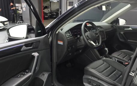 Volkswagen Tiguan II, 2022 год, 2 920 000 рублей, 5 фотография