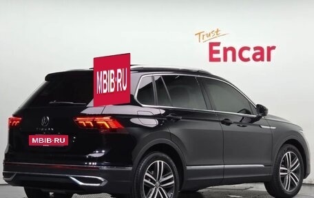 Volkswagen Tiguan II, 2022 год, 2 920 000 рублей, 4 фотография