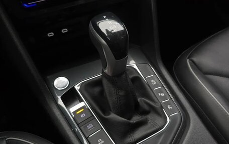 Volkswagen Tiguan II, 2022 год, 2 920 000 рублей, 17 фотография