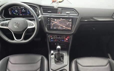 Volkswagen Tiguan II, 2022 год, 2 920 000 рублей, 8 фотография