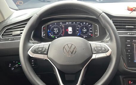 Volkswagen Tiguan II, 2022 год, 2 920 000 рублей, 6 фотография