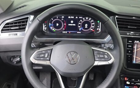 Volkswagen Tiguan II, 2022 год, 2 940 000 рублей, 5 фотография