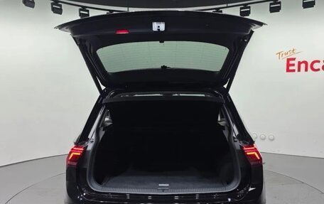 Volkswagen Tiguan II, 2022 год, 2 940 000 рублей, 15 фотография