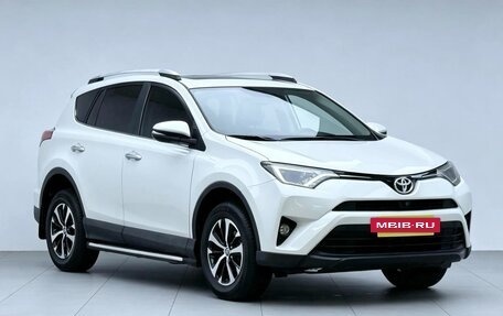 Toyota RAV4, 2018 год, 1 680 000 рублей, 3 фотография
