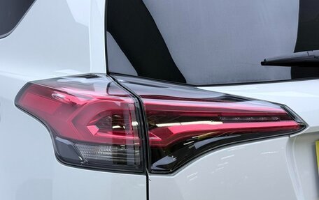 Toyota RAV4, 2018 год, 1 680 000 рублей, 19 фотография