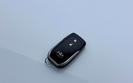 Toyota RAV4, 2018 год, 1 680 000 рублей, 17 фотография