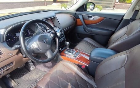 Infiniti QX70, 2014 год, 2 450 000 рублей, 13 фотография