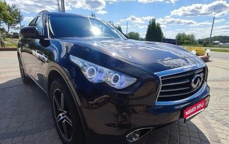 Infiniti QX70, 2014 год, 2 450 000 рублей, 7 фотография