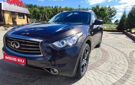 Infiniti QX70, 2014 год, 2 450 000 рублей, 9 фотография