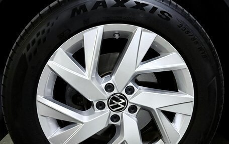 Volkswagen Tiguan II, 2021 год, 2 590 000 рублей, 11 фотография