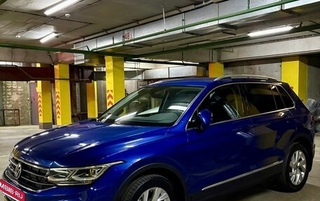 Volkswagen Tiguan II, 2021 год, 2 590 000 рублей, 2 фотография