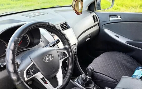 Hyundai Solaris II рестайлинг, 2012 год, 810 000 рублей, 20 фотография