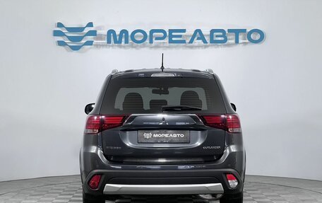 Mitsubishi Outlander III рестайлинг 3, 2015 год, 1 699 000 рублей, 6 фотография