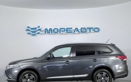 Mitsubishi Outlander III рестайлинг 3, 2015 год, 1 699 000 рублей, 8 фотография