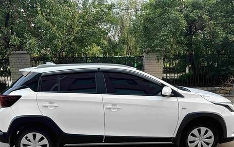Toyota Yaris XP150 рестайлинг, 2022 год, 1 310 000 рублей, 7 фотография