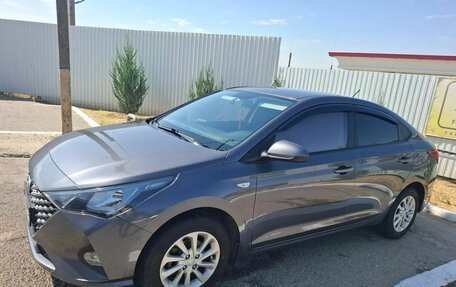 Hyundai Solaris II рестайлинг, 2021 год, 1 370 000 рублей, 2 фотография