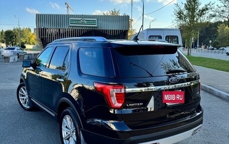 Ford Explorer VI, 2017 год, 2 500 000 рублей, 3 фотография