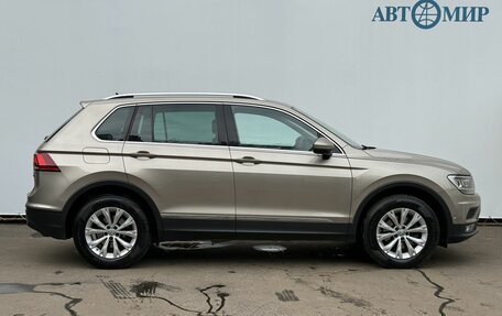 Volkswagen Tiguan II, 2018 год, 2 300 000 рублей, 3 фотография