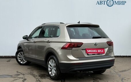 Volkswagen Tiguan II, 2018 год, 2 300 000 рублей, 4 фотография