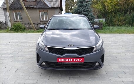 KIA Rio IV, 2021 год, 1 650 000 рублей, 1 фотография