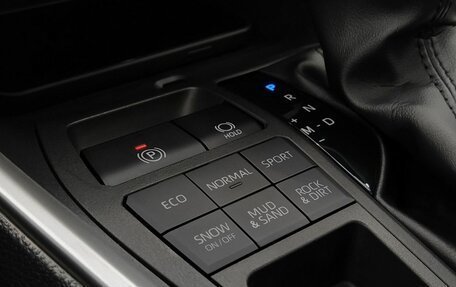 Toyota RAV4, 2025 год, 3 900 000 рублей, 15 фотография