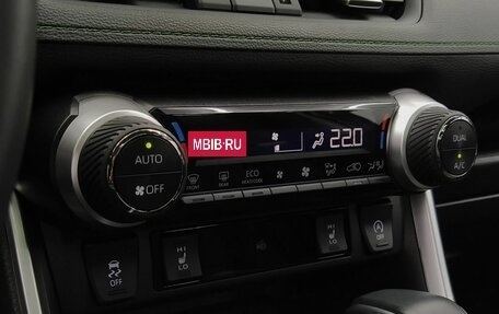 Toyota RAV4, 2025 год, 3 900 000 рублей, 16 фотография