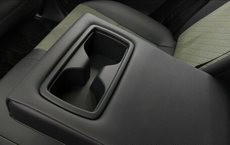 Toyota RAV4, 2025 год, 3 900 000 рублей, 26 фотография