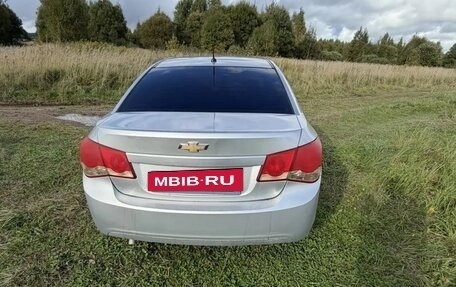 Chevrolet Cruze II, 2009 год, 400 000 рублей, 2 фотография
