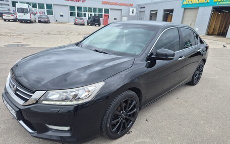 Honda Accord IX рестайлинг, 2013 год, 2 300 000 рублей, 1 фотография