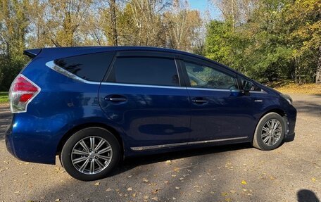 Toyota Prius Alpha I (ZVW40/41), 2017 год, 1 850 000 рублей, 2 фотография