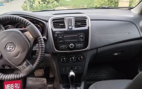 Renault Logan II, 2015 год, 470 000 рублей, 3 фотография