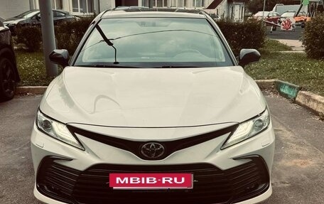 Toyota Camry, 2021 год, 3 459 000 рублей, 2 фотография