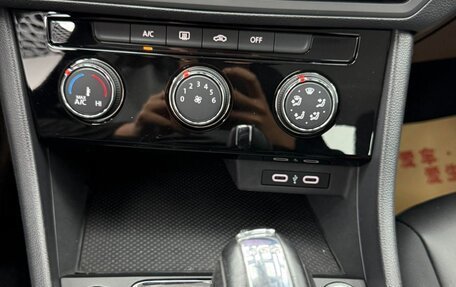 Volkswagen Bora, 2022 год, 1 075 000 рублей, 11 фотография