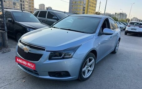Chevrolet Cruze II, 2011 год, 735 000 рублей, 3 фотография
