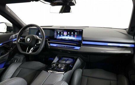 BMW 5 серия, 2025 год, 13 900 000 рублей, 14 фотография